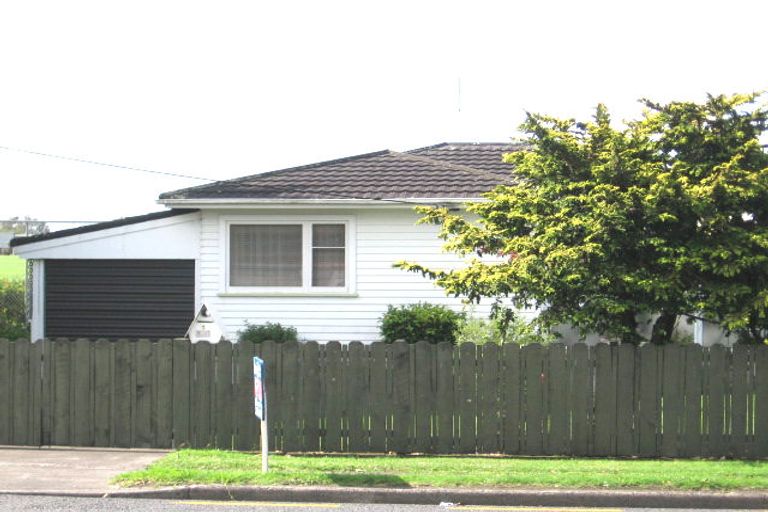 Photo of property in 2/131 Swanson Road, Henderson, Auckland, 0610