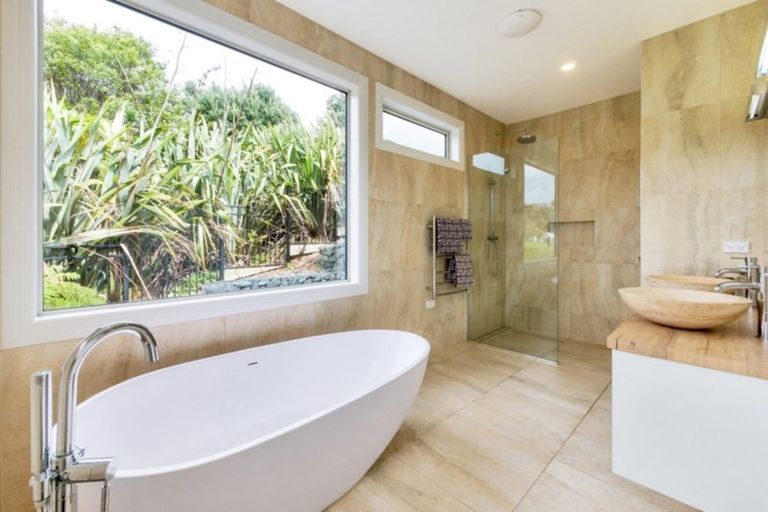 Photo of property in 31 Brick Bay Drive, Sandspit, Warkworth, 0982