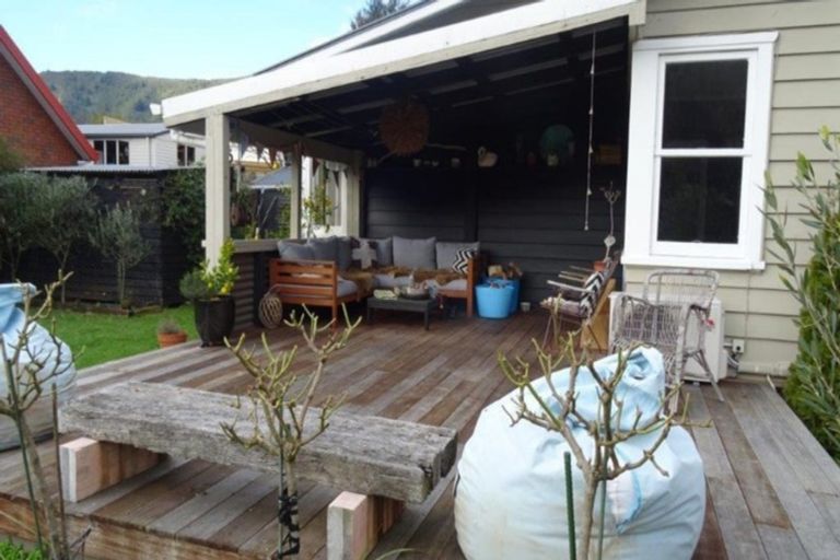 Photo of property in 2 Leicester Street, Picton, 7220