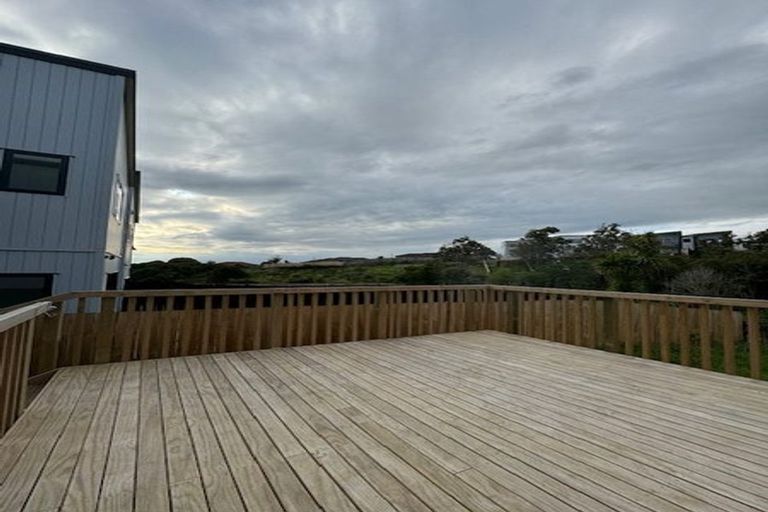 Photo of property in 47a Crestview Rise, Papakura, 2110