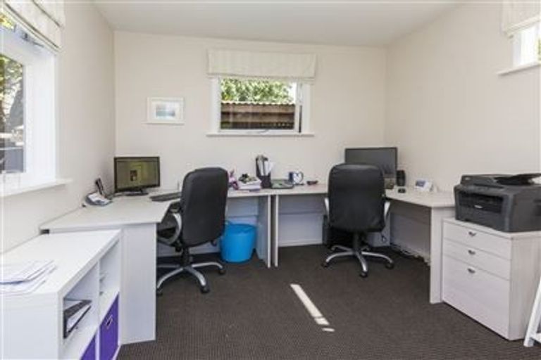Photo of property in 40 Mcfaddens Road, St Albans, Christchurch, 8052