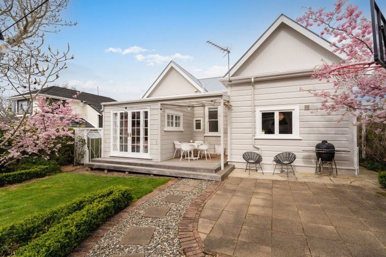 Photo of property in 20 Carnarvon Street, Belleknowes, Dunedin, 9011
