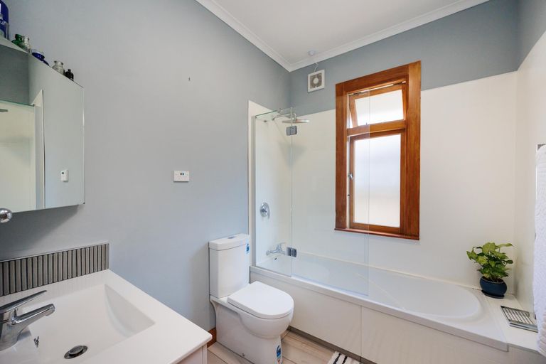 Photo of property in 15 Miro Street, Takaro, Palmerston North, 4410