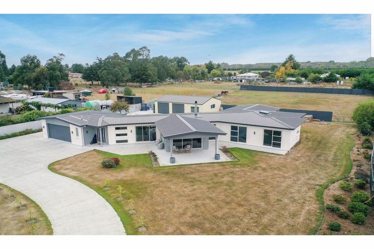 Photo of property in 27 King Street, Pareora, 7912