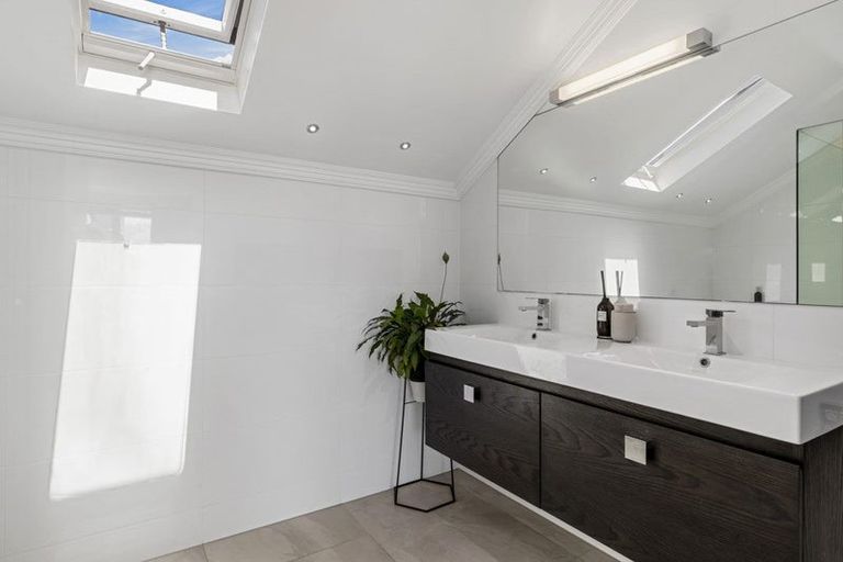 Photo of property in 1/41 East Coast Road, Milford, Auckland, 0620