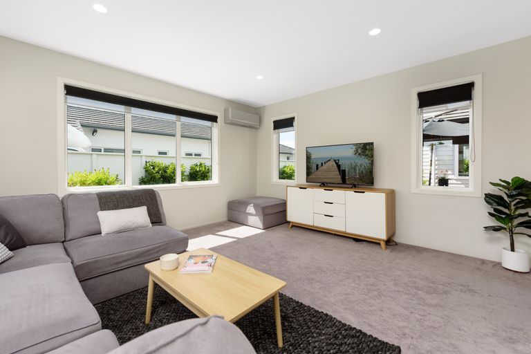 Photo of property in 45 Oceania Sands Way, Papamoa Beach, Papamoa, 3118