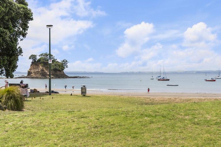 Photo of property in 2/29 Sealy Road, Torbay, Auckland, 0630