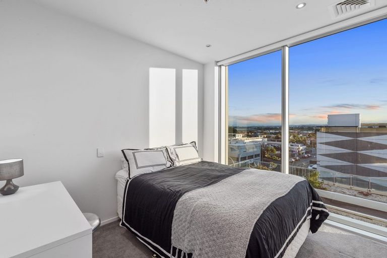 Photo of property in Sentinel Apartments, 505/3 Northcroft Street, Takapuna, Auckland, 0622