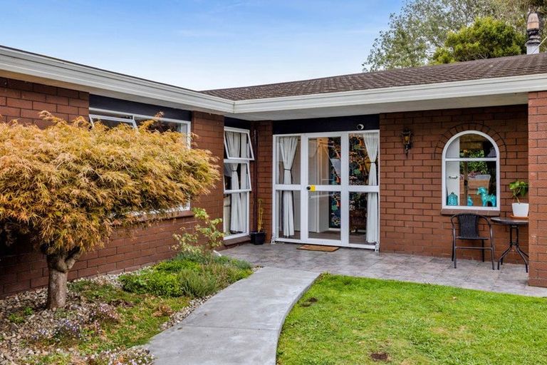 Photo of property in 11 Matai Place, Hawera, 4610