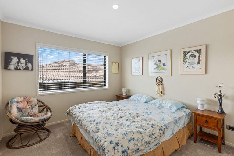 Photo of property in 32 Seaview Crescent, Hatfields Beach, Orewa, 0931