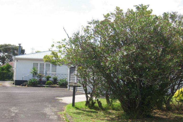 Photo of property in 11 Albert Road, Kelston, Auckland, 0602