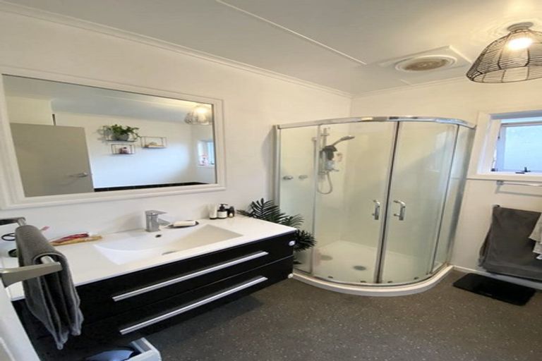 Photo of property in 9 Thames Street, Welbourn, New Plymouth, 4310