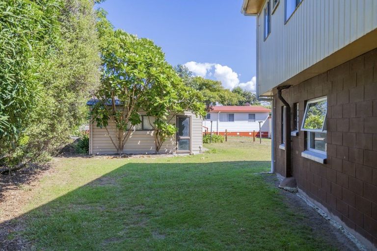 Photo of property in 50 Banks Street, Cooks Beach, Whitianga, 3591