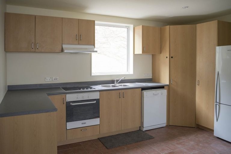 Photo of property in Pirie Street Townhouses, 28/35 Pirie Street, Mount Victoria, Wellington, 6011