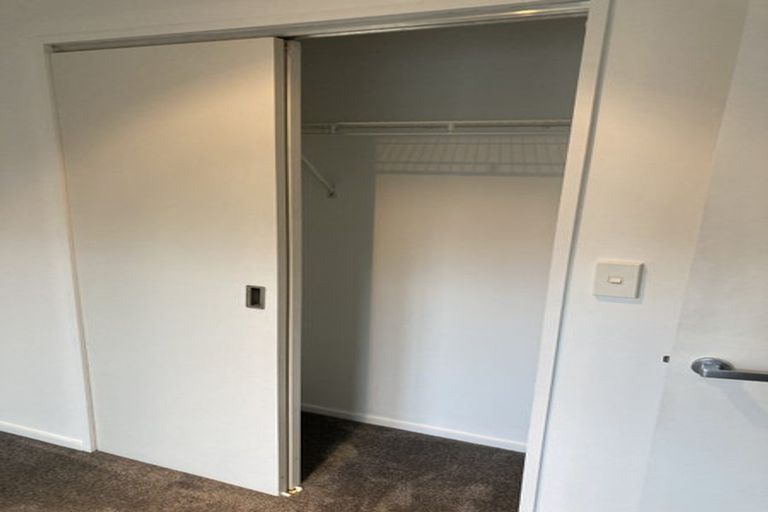 Photo of property in 5e/71 Spencer Road, Oteha, Auckland, 0632