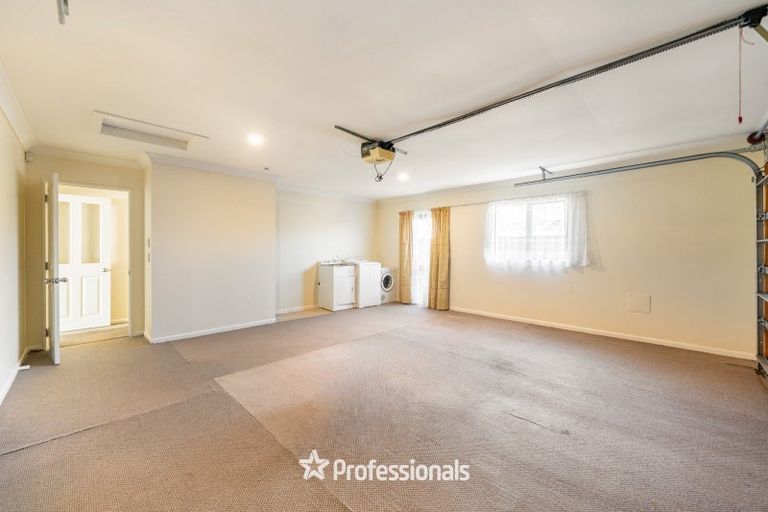 Photo of property in 33 Moana Grove, Waiwhetu, Lower Hutt, 5010