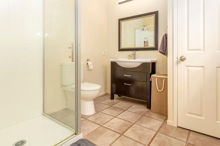 Photo of property in 5 Gulliver Place, Conifer Grove, Takanini, 2112