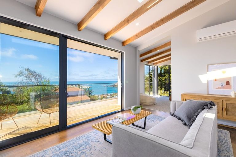 Photo of property in 63 Moncks Spur Road, Redcliffs, Christchurch, 8081