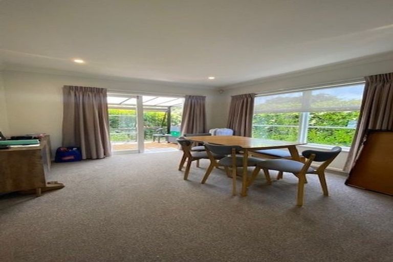 Photo of property in 45 Redwood Avenue, Tawa, Wellington, 5028