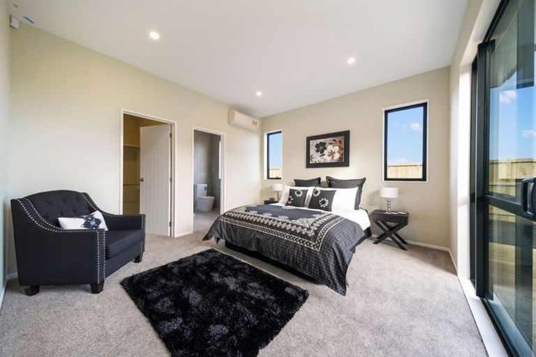 Photo of property in 3 Captain Rings Drive, Papakura, 2110