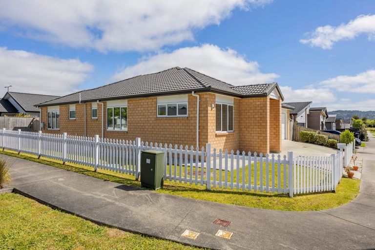 Photo of property in 3 Konoba Avenue, Kumeu, 0810