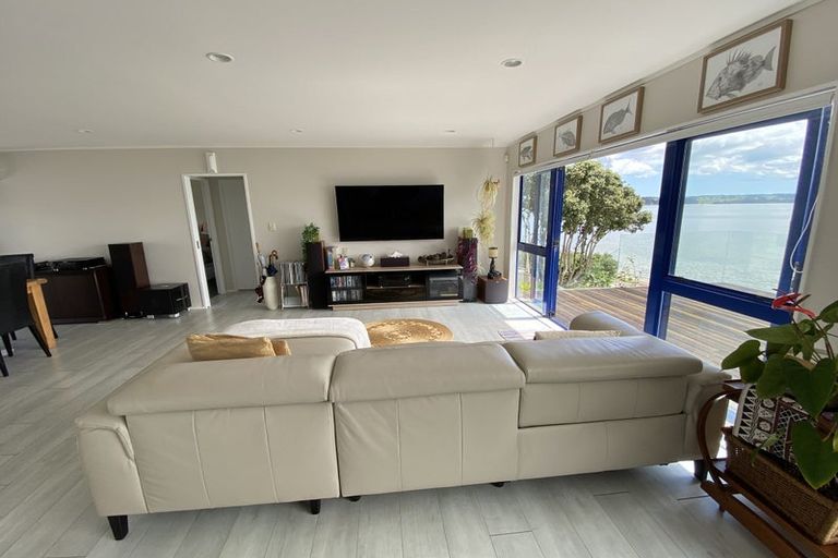 Photo of property in 121 Torkar Road, Clarks Beach, 2122