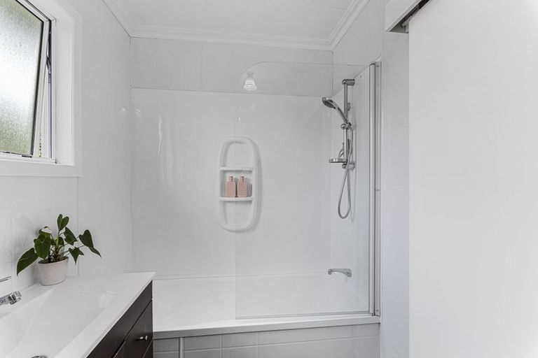 Photo of property in 16 Trafalgar Street, Westown, New Plymouth, 4310