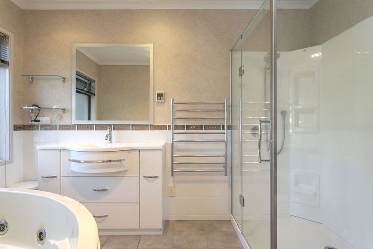 Photo of property in 2/85 Harvey Street, Waipahihi, Taupo, 3330