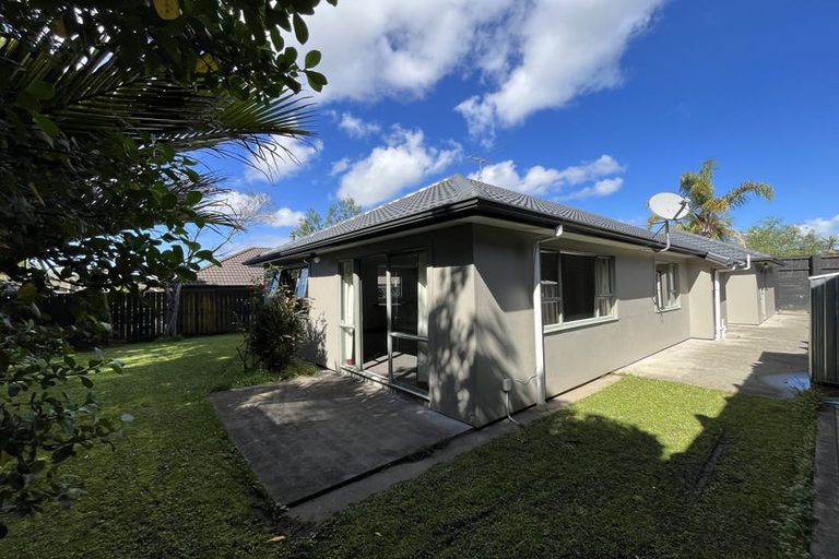 Photo of property in 87b Triangle Road, Massey, Auckland, 0614