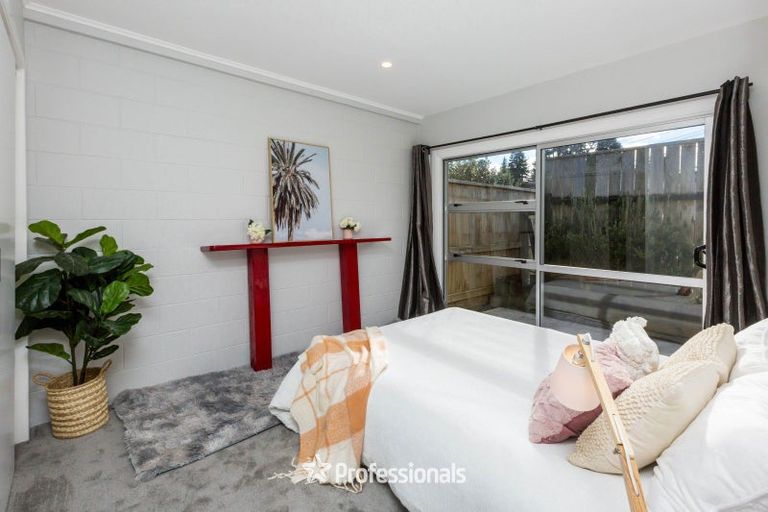 Photo of property in 7 Garth Lane, Maoribank, Upper Hutt, 5018