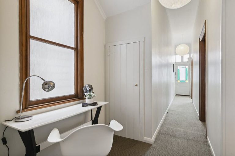 Photo of property in 96 Pirie Street, Mount Victoria, Wellington, 6011