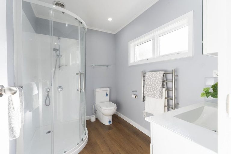 Photo of property in 100 Retreat Road, Avonside, Christchurch, 8061