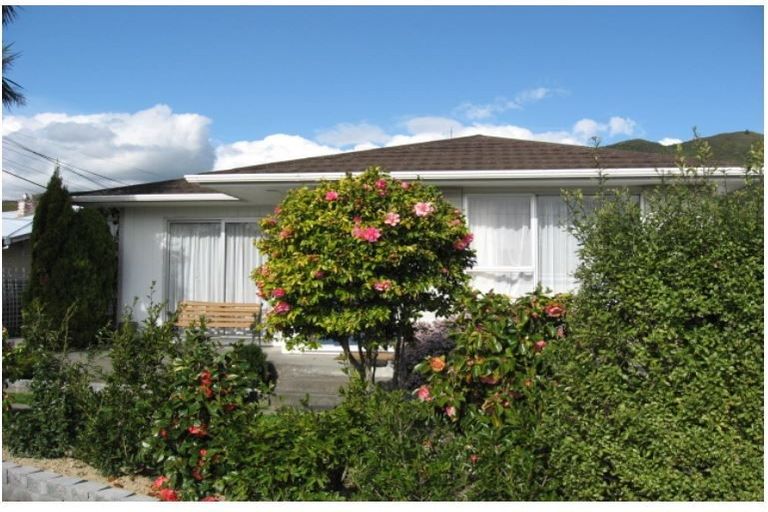 Photo of property in 96a Waiwhetu Road, Waterloo, Lower Hutt, 5011