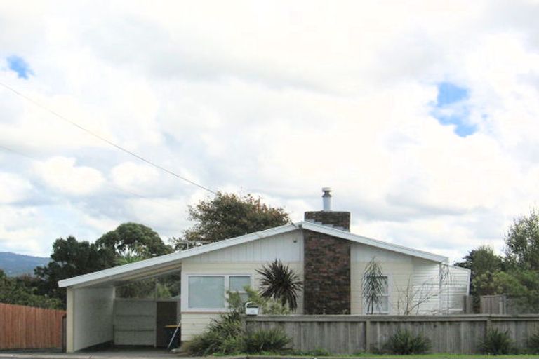 Photo of property in 15 Pleasant Road, Glen Eden, Auckland, 0602