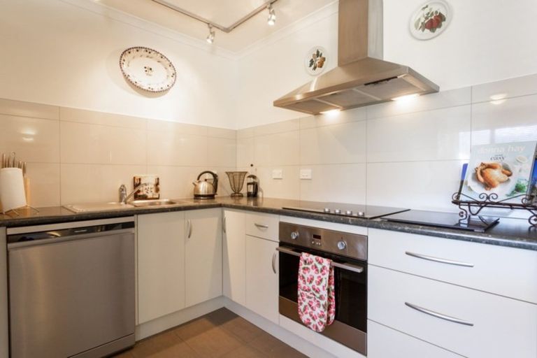 Photo of property in 11 Hector Close, Kingston, Athol, 9793