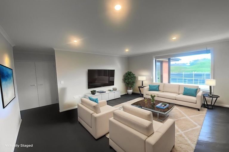 Photo of property in 14 James Elliot Way, Pokeno, 2402