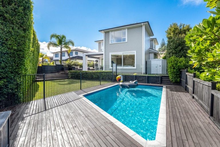 Photo of property in 8 Verley Rise, East Tamaki Heights, Auckland, 2016