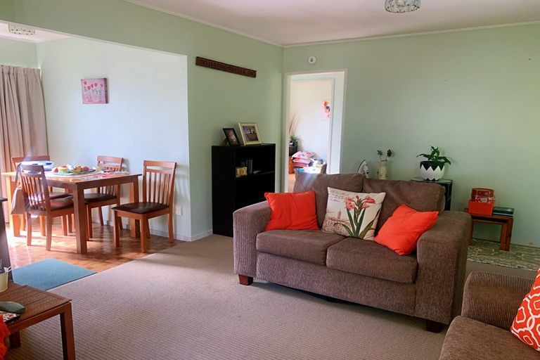 Photo of property in 1/167 Royal Road, Massey, Auckland, 0614