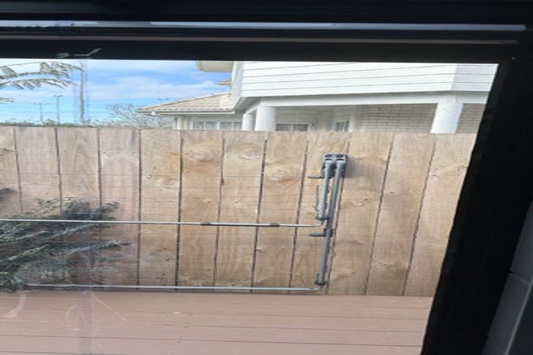 Photo of property in 216a Bucklands Road, Bucklands Beach, Auckland, 2012