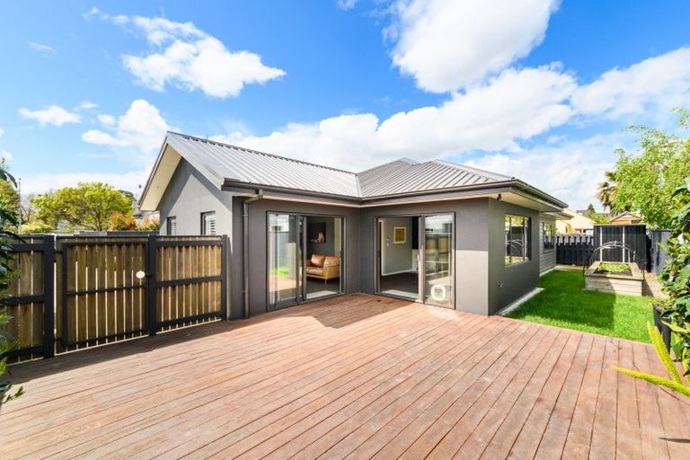 Photo of property in 14a Colombo Street, Hokowhitu, Palmerston North, 4410