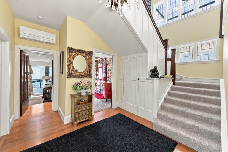 Photo of property in 17 Heaton Rhodes Place, Cashmere, Christchurch, 8022