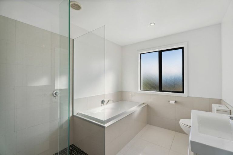 Photo of property in 15 Mckellar Drive, Jacks Point, Queenstown, 9371