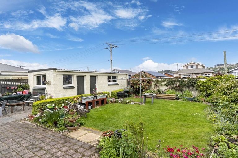 Photo of property in 11 Hargest Crescent, Saint Kilda, Dunedin, 9012