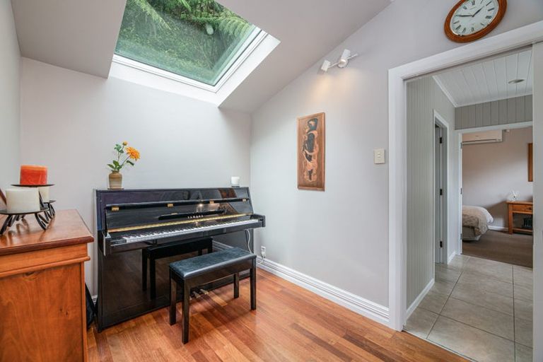 Photo of property in 10 Westridge Road, Titirangi, Auckland, 0604