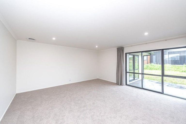 Photo of property in 32 Tirimoana Place, Otamatea, Whanganui, 4501