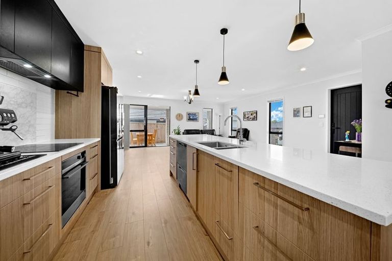 Photo of property in 10 Pipi Crescent, Tuakau, 2121