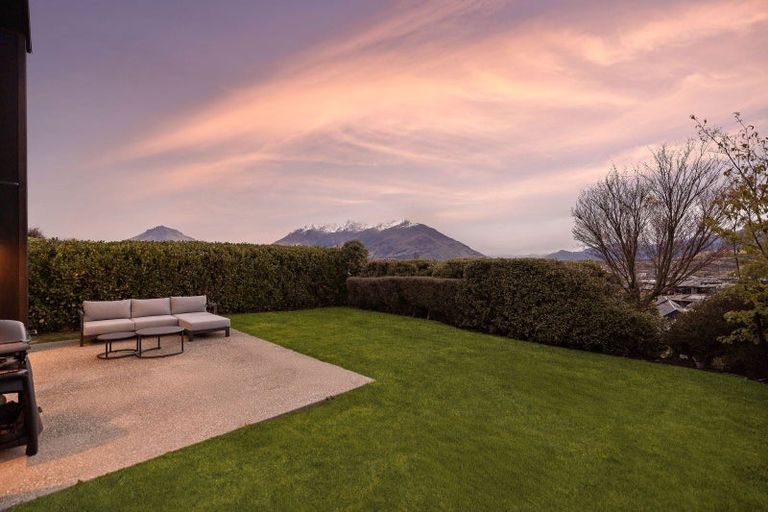 Photo of property in 25 Double Cone Road, Jacks Point, Queenstown, 9371