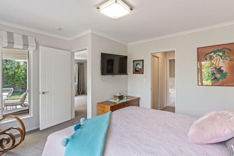 Photo of property in 32 Sylvia Street, Parklands, Christchurch, 8083