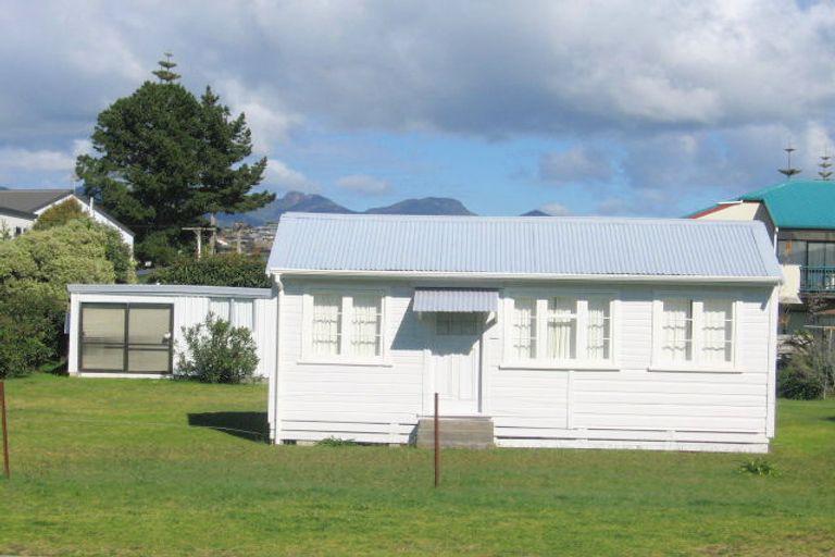 Photo of property in 415 Ocean Road, Whangamata, 3620