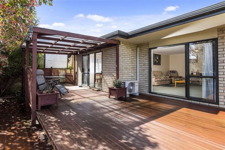 Photo of property in 84 Oteki Park Drive, Welcome Bay, Tauranga, 3112